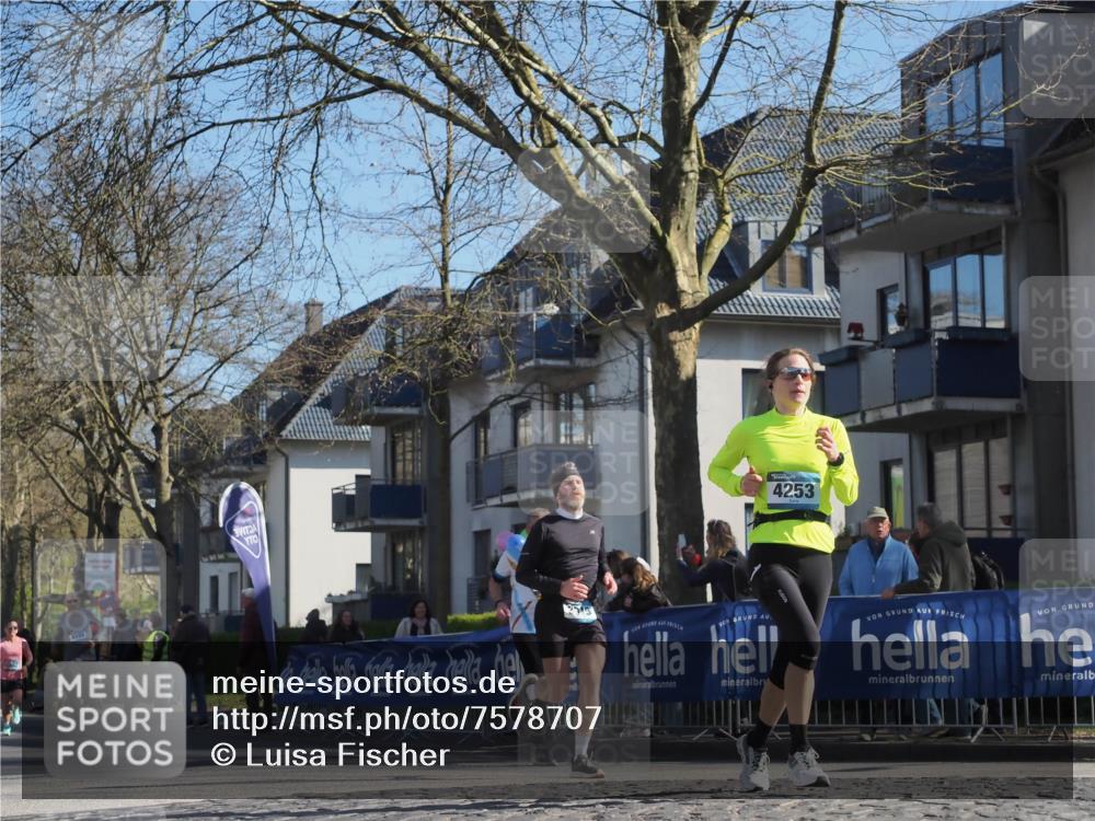 06.04.2025 - 44. Internationalen Wilhelmsburger Insellauf Luisa Fischer http://msf.ph/oto/7578707 06.04.2025 10:39:05 Ziel 351, 4253 meine-sportfotos.de