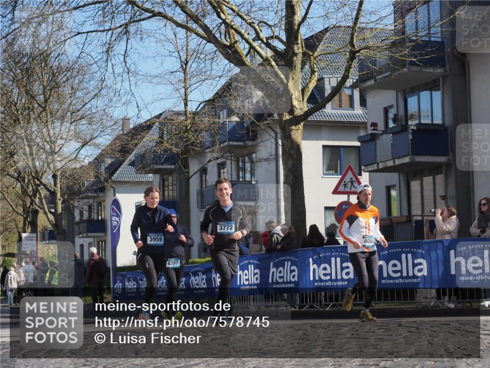 06.04.2025 - 44. Internationalen Wilhelmsburger Insellauf Luisa Fischer http://msf.ph/oto/7578745 06.04.2025 10:43:55 Ziel 3772, 4397, 4084, 3959 meine-sportfotos.de