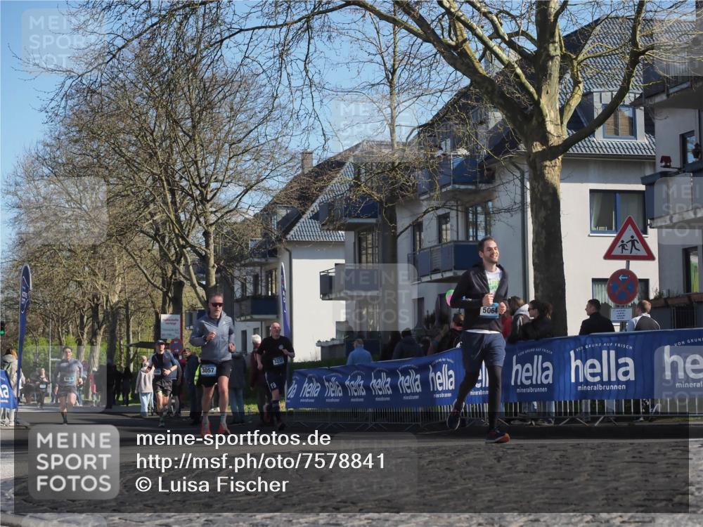 06.04.2025 - 44. Internationalen Wilhelmsburger Insellauf Luisa Fischer http://msf.ph/oto/7578841 06.04.2025 10:44:02 Ziel 3057, 3232, 5064 meine-sportfotos.de