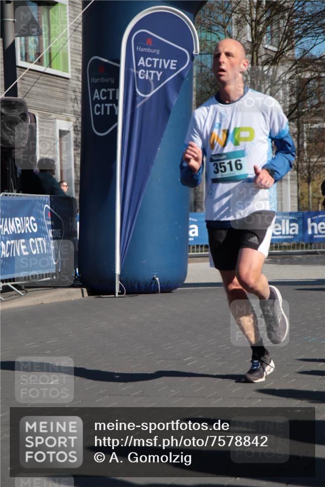 06.04.2025 - 44. Internationalen Wilhelmsburger Insellauf A. Gomolzig http://msf.ph/oto/7578842 06.04.2025 10:27:06 Ziel 3343, 3486, 3516, 3610, 4073, 4203, 4388, 5032 meine-sportfotos.de