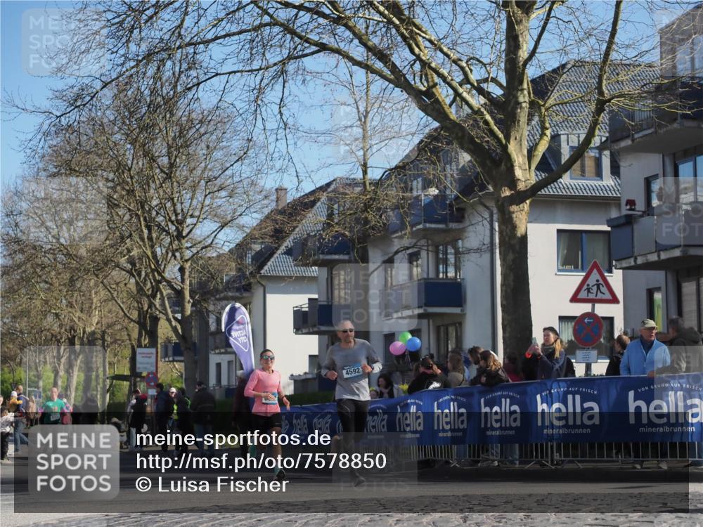 06.04.2025 - 44. Internationalen Wilhelmsburger Insellauf Luisa Fischer http://msf.ph/oto/7578850 06.04.2025 10:39:09 Ziel 4592 meine-sportfotos.de