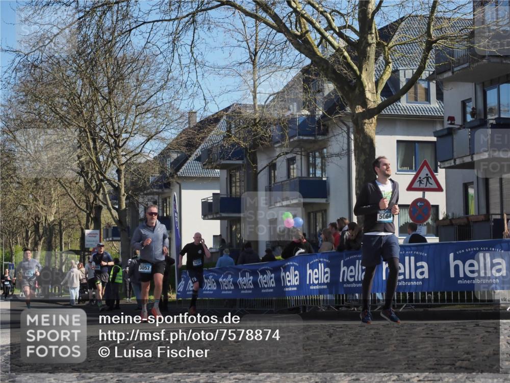 06.04.2025 - 44. Internationalen Wilhelmsburger Insellauf Luisa Fischer http://msf.ph/oto/7578874 06.04.2025 10:44:03 Ziel 5064, 3057, 19, 3232 meine-sportfotos.de