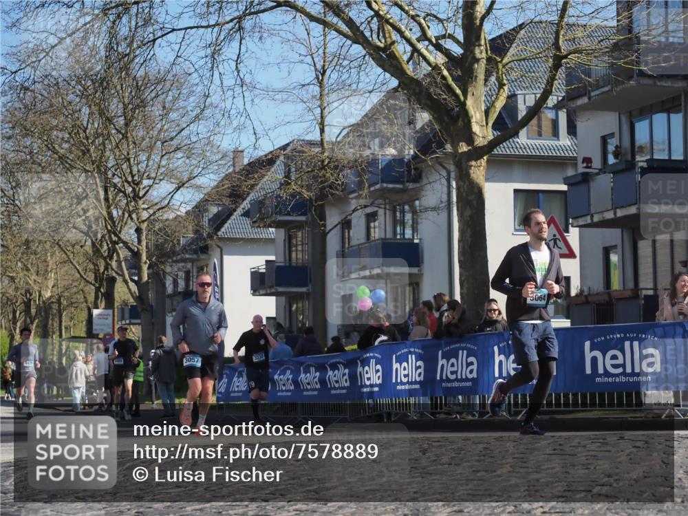 06.04.2025 - 44. Internationalen Wilhelmsburger Insellauf Luisa Fischer http://msf.ph/oto/7578889 06.04.2025 10:44:03 Ziel 4429, 3064, 3057, 3232 meine-sportfotos.de