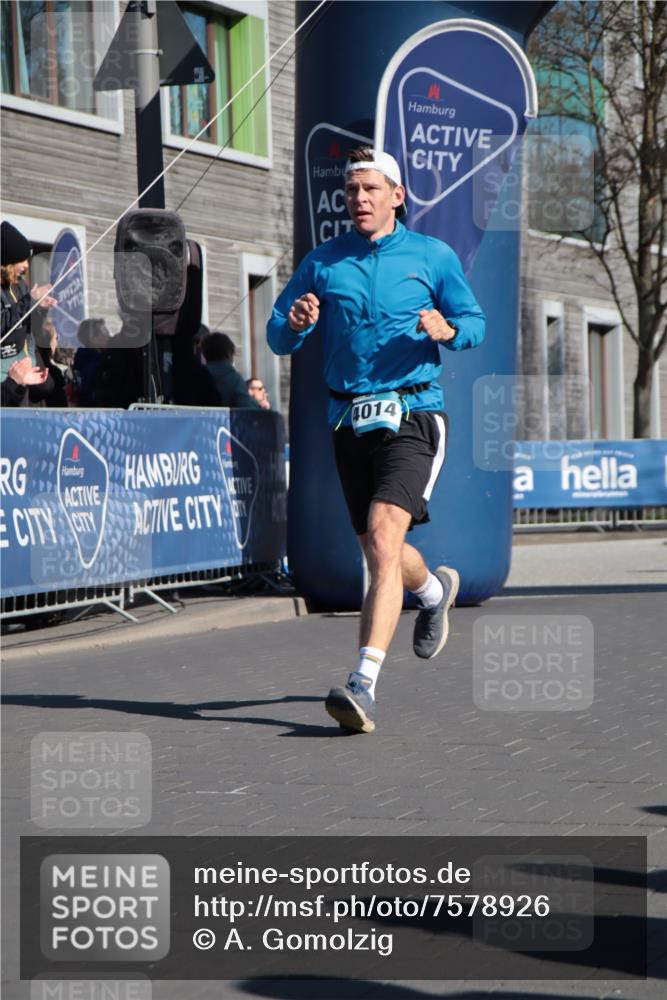 06.04.2025 - 44. Internationalen Wilhelmsburger Insellauf A. Gomolzig http://msf.ph/oto/7578926 06.04.2025 10:26:58 Ziel 3486, 4014, 4073, 4282, 4388 meine-sportfotos.de