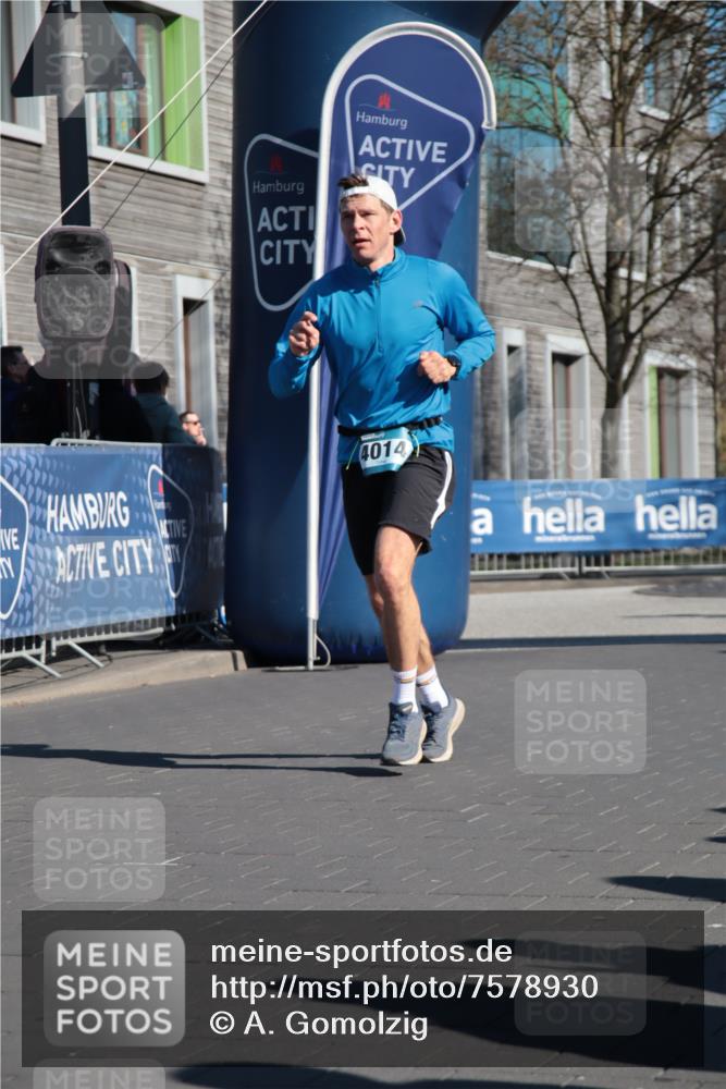 06.04.2025 - 44. Internationalen Wilhelmsburger Insellauf A. Gomolzig http://msf.ph/oto/7578930 06.04.2025 10:26:58 Ziel 3486, 4014, 4073, 4282, 4388 meine-sportfotos.de