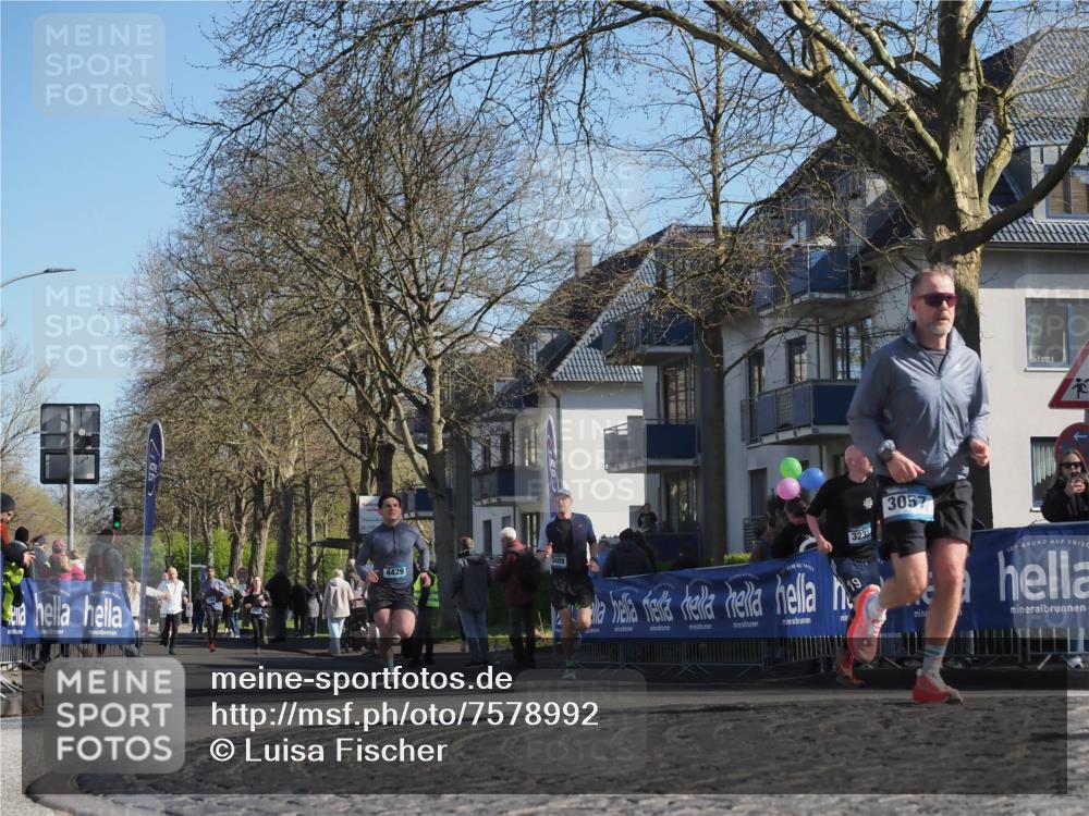 06.04.2025 - 44. Internationalen Wilhelmsburger Insellauf Luisa Fischer http://msf.ph/oto/7578992 06.04.2025 10:44:05 Ziel 4429, 3232, 3057 meine-sportfotos.de