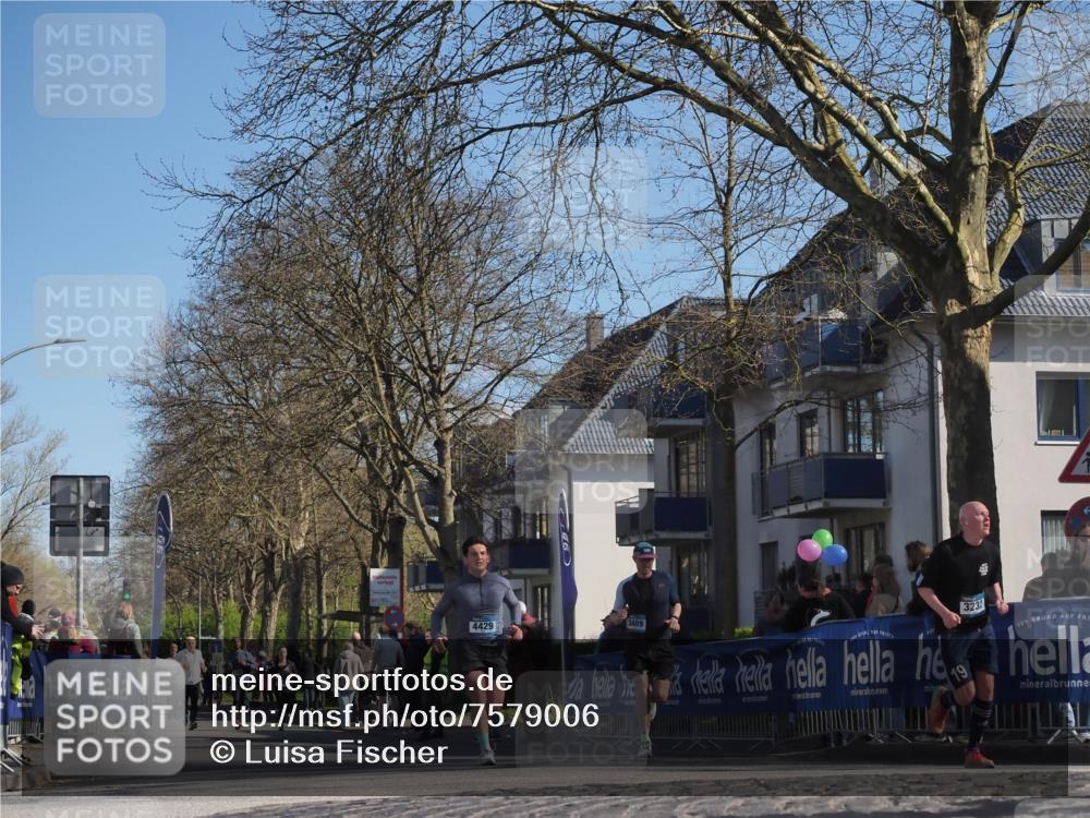 06.04.2025 - 44. Internationalen Wilhelmsburger Insellauf Luisa Fischer http://msf.ph/oto/7579006 06.04.2025 10:44:06 Ziel 4429, 3489, 3232 meine-sportfotos.de