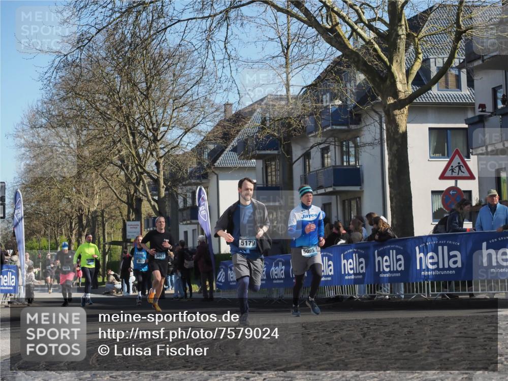 06.04.2025 - 44. Internationalen Wilhelmsburger Insellauf Luisa Fischer http://msf.ph/oto/7579024 06.04.2025 10:39:22 Ziel 3418, 3801, 3833, 5179, 5095 meine-sportfotos.de