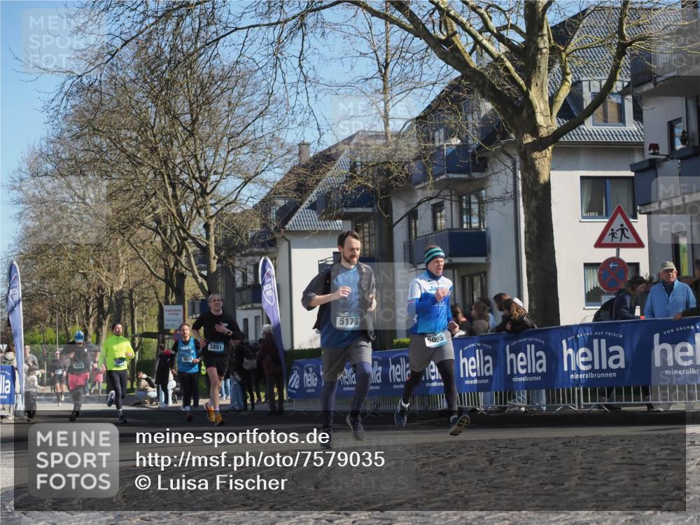 06.04.2025 - 44. Internationalen Wilhelmsburger Insellauf Luisa Fischer http://msf.ph/oto/7579035 06.04.2025 10:39:23 Ziel 3418, 3833, 3801, 5179, 5095 meine-sportfotos.de