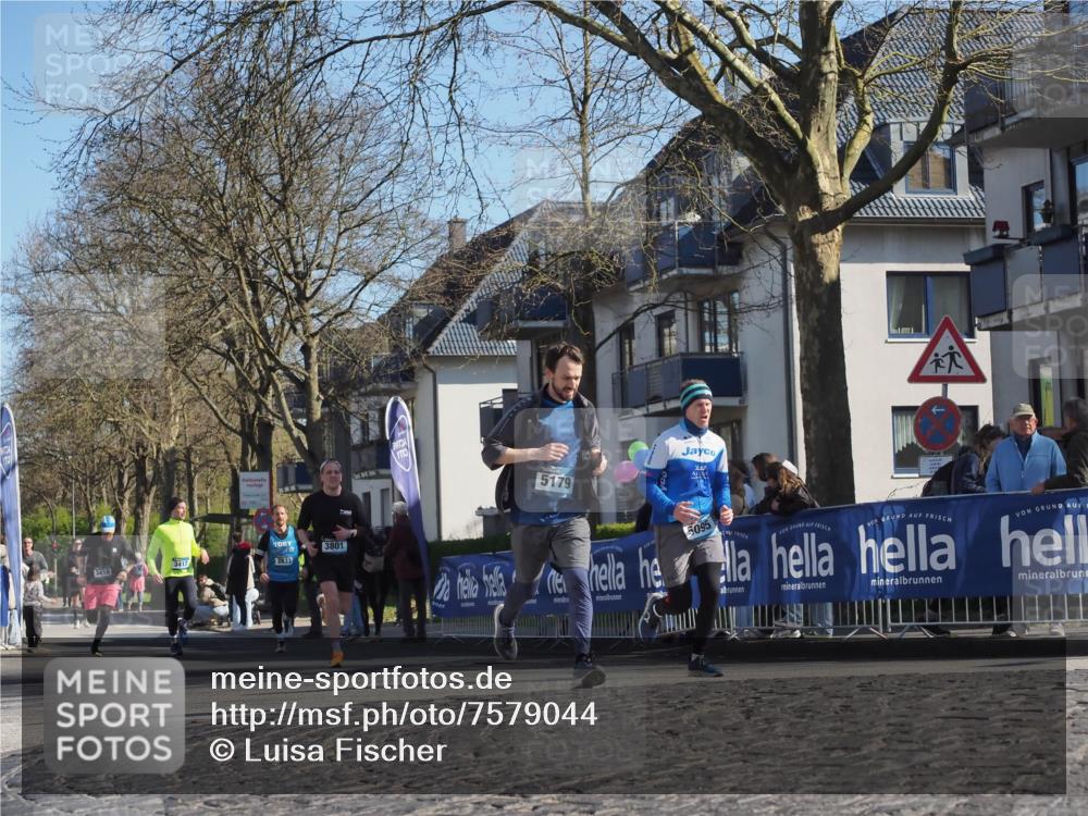 06.04.2025 - 44. Internationalen Wilhelmsburger Insellauf Luisa Fischer http://msf.ph/oto/7579044 06.04.2025 10:39:23 Ziel 3801, 3417, 3833, 3418, 5179, 5095 meine-sportfotos.de