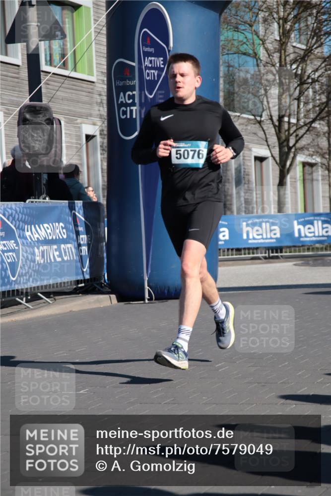 06.04.2025 - 44. Internationalen Wilhelmsburger Insellauf A. Gomolzig http://msf.ph/oto/7579049 06.04.2025 10:26:43 Ziel 3099, 4327, 4404, 4516, 5076 meine-sportfotos.de