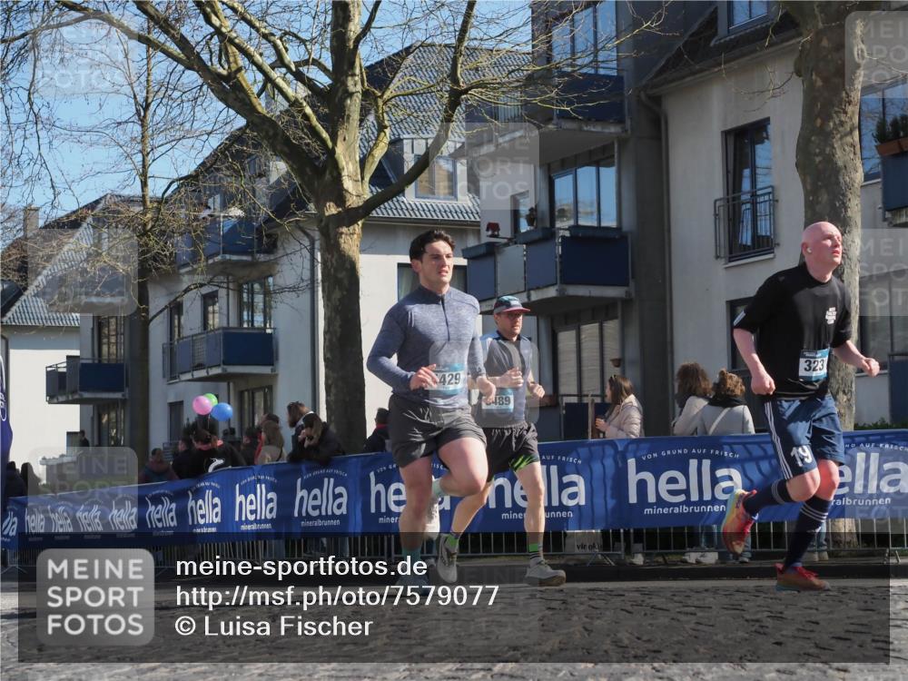 06.04.2025 - 44. Internationalen Wilhelmsburger Insellauf Luisa Fischer http://msf.ph/oto/7579077 06.04.2025 10:44:08 Ziel 429, 489, 323, 19 meine-sportfotos.de