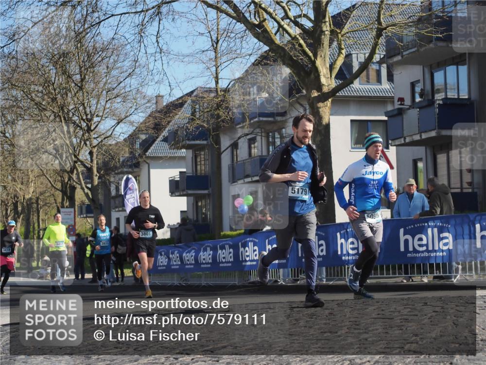 06.04.2025 - 44. Internationalen Wilhelmsburger Insellauf Luisa Fischer http://msf.ph/oto/7579111 06.04.2025 10:39:23 Ziel 3418, 3833, 3801, 5179, 5095 meine-sportfotos.de