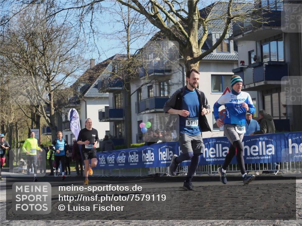 06.04.2025 - 44. Internationalen Wilhelmsburger Insellauf Luisa Fischer http://msf.ph/oto/7579119 06.04.2025 10:39:24 Ziel 18, 3417, 3833, 3801, 5179, 5095 meine-sportfotos.de