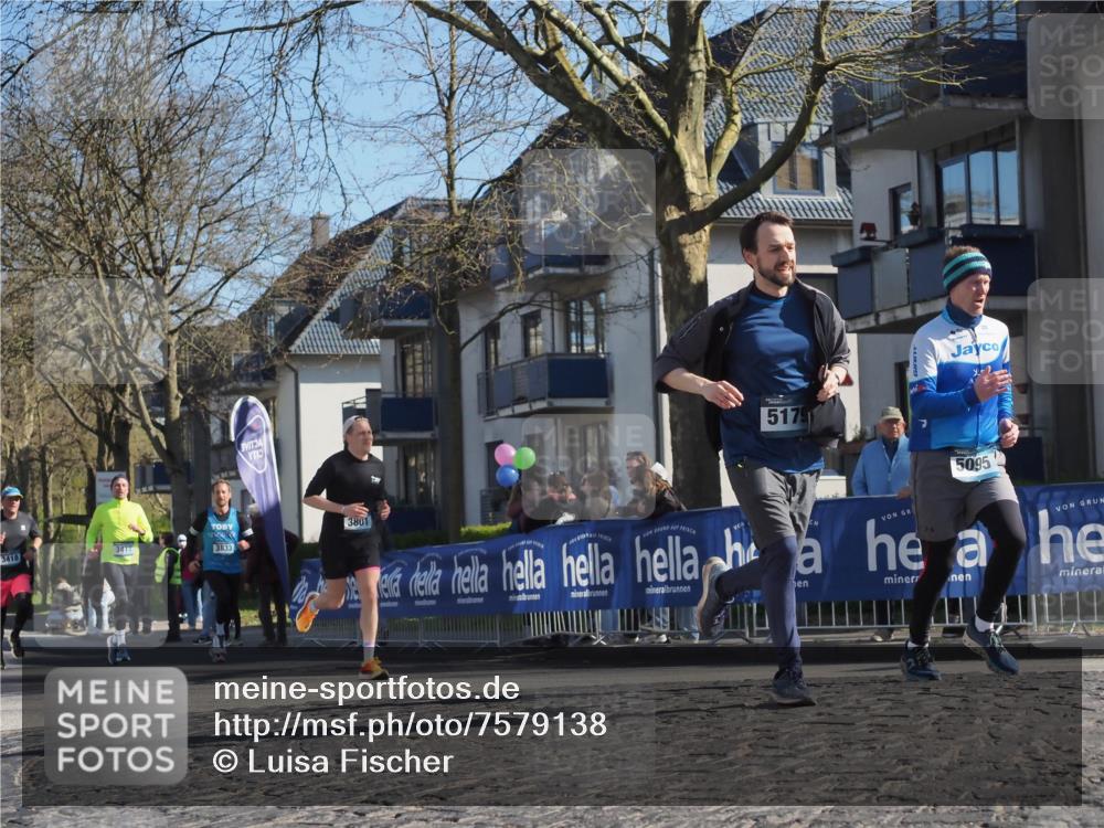 06.04.2025 - 44. Internationalen Wilhelmsburger Insellauf Luisa Fischer http://msf.ph/oto/7579138 06.04.2025 10:39:24 Ziel 3418, 3417, 3833, 3801, 5179, 5095 meine-sportfotos.de