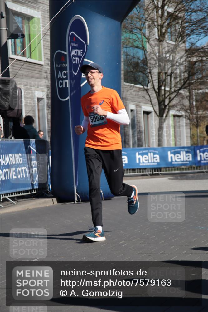 06.04.2025 - 44. Internationalen Wilhelmsburger Insellauf A. Gomolzig http://msf.ph/oto/7579163 06.04.2025 10:26:15 Ziel 5056 meine-sportfotos.de
