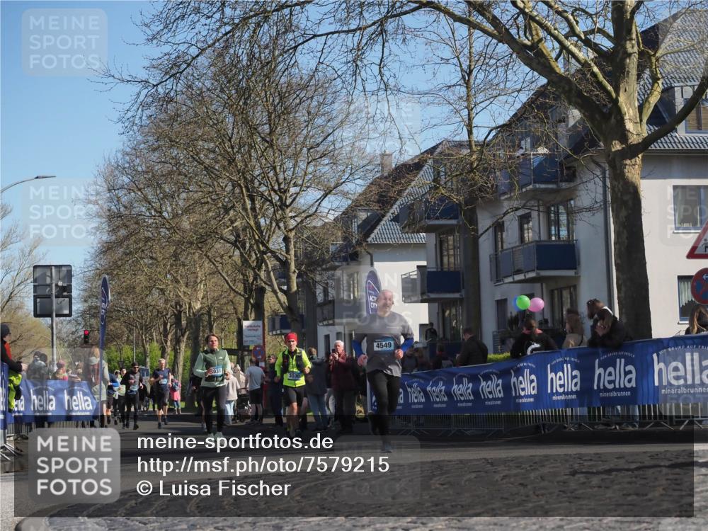 06.04.2025 - 44. Internationalen Wilhelmsburger Insellauf Luisa Fischer http://msf.ph/oto/7579215 06.04.2025 10:44:18 Ziel 5031, 3030, 4549 meine-sportfotos.de