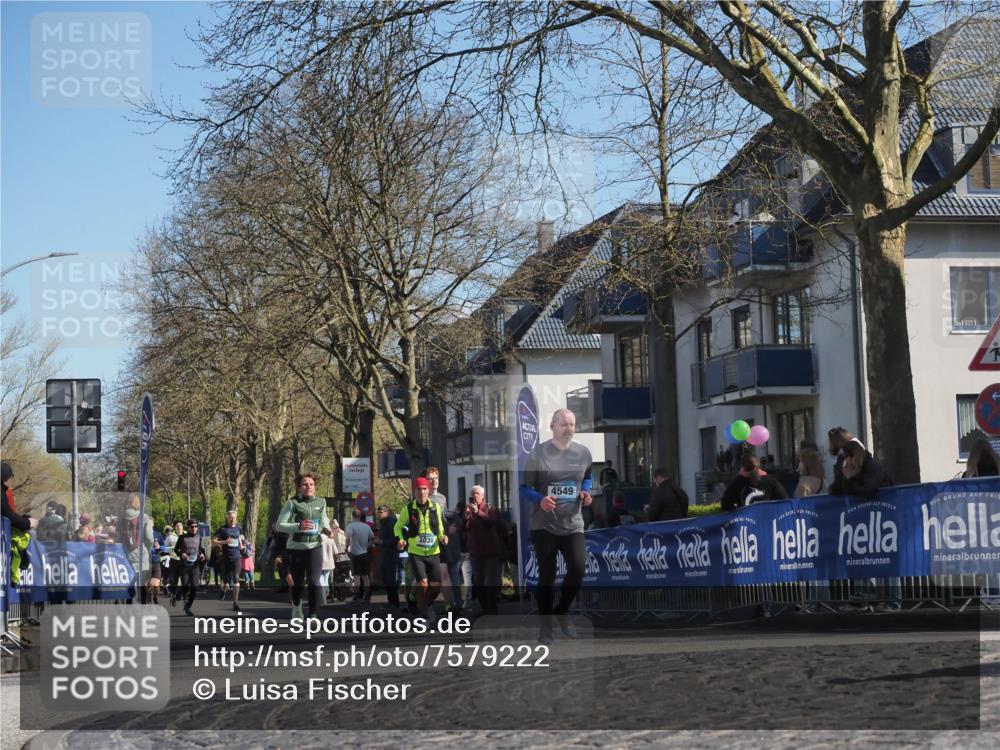 06.04.2025 - 44. Internationalen Wilhelmsburger Insellauf Luisa Fischer http://msf.ph/oto/7579222 06.04.2025 10:44:18 Ziel 3030, 4549 meine-sportfotos.de