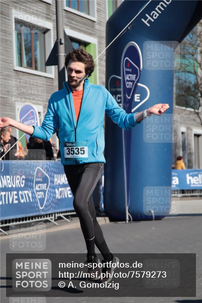 06.04.2025 - 44. Internationalen Wilhelmsburger Insellauf A. Gomolzig http://msf.ph/oto/7579273 06.04.2025 10:25:52 Ziel 3535 meine-sportfotos.de