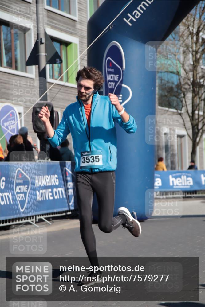 06.04.2025 - 44. Internationalen Wilhelmsburger Insellauf A. Gomolzig http://msf.ph/oto/7579277 06.04.2025 10:25:52 Ziel 3535 meine-sportfotos.de