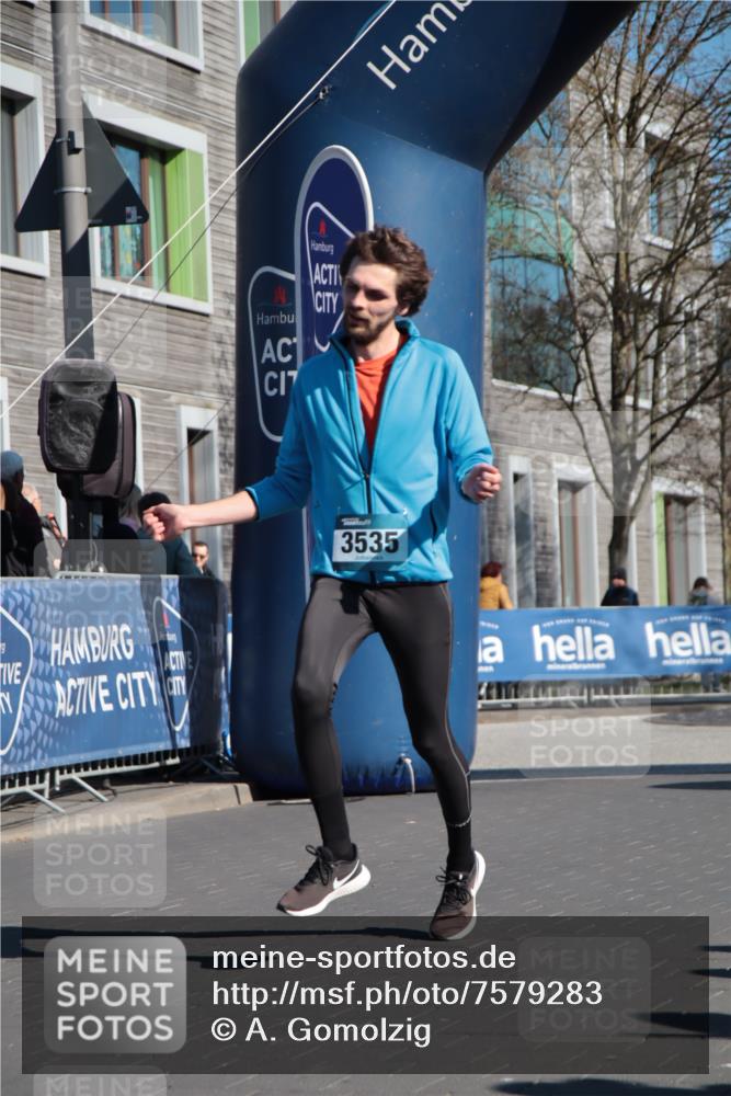 06.04.2025 - 44. Internationalen Wilhelmsburger Insellauf A. Gomolzig http://msf.ph/oto/7579283 06.04.2025 10:25:52 Ziel 3535 meine-sportfotos.de
