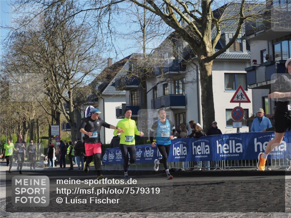 06.04.2025 - 44. Internationalen Wilhelmsburger Insellauf Luisa Fischer http://msf.ph/oto/7579319 06.04.2025 10:39:26 Ziel 418, 3417, 3833 meine-sportfotos.de