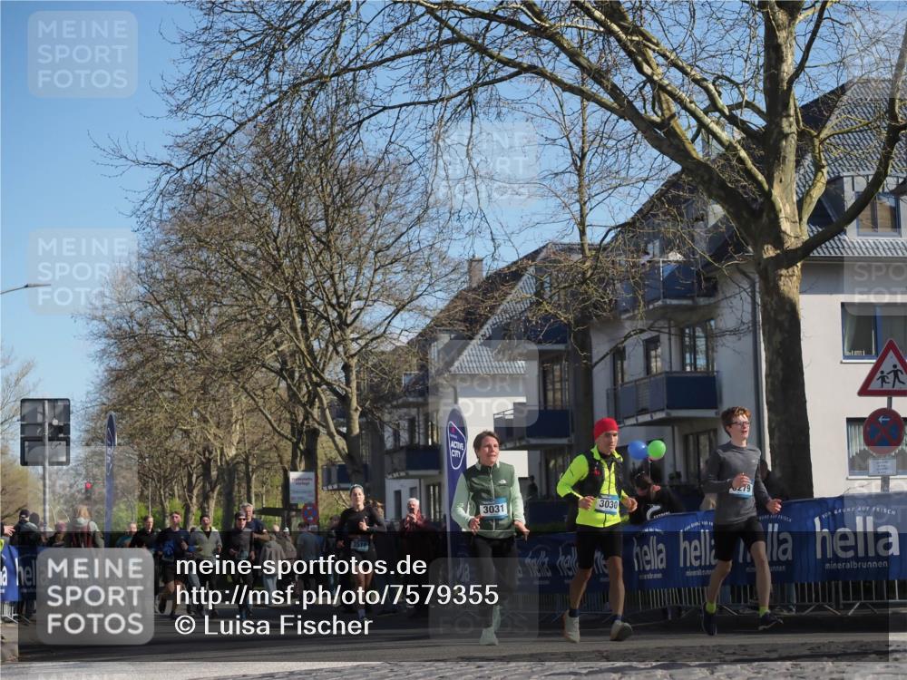 06.04.2025 - 44. Internationalen Wilhelmsburger Insellauf Luisa Fischer http://msf.ph/oto/7579355 06.04.2025 10:44:21 Ziel 3031, 3030, 279 meine-sportfotos.de