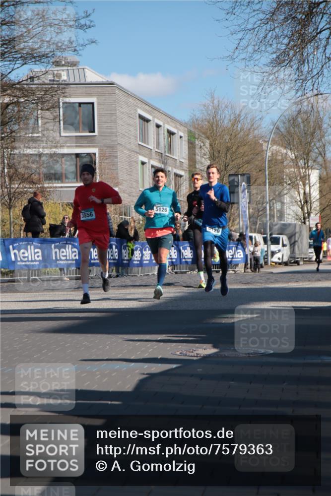 06.04.2025 - 44. Internationalen Wilhelmsburger Insellauf A. Gomolzig http://msf.ph/oto/7579363 06.04.2025 10:25:41 Ziel 3142, 3556, 5120, 5126 meine-sportfotos.de