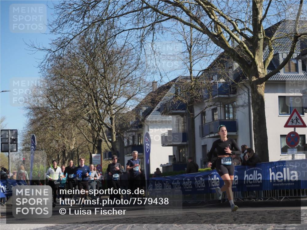 06.04.2025 - 44. Internationalen Wilhelmsburger Insellauf Luisa Fischer http://msf.ph/oto/7579438 06.04.2025 10:44:23 Ziel 5087, 3982, 4025, 3518 meine-sportfotos.de