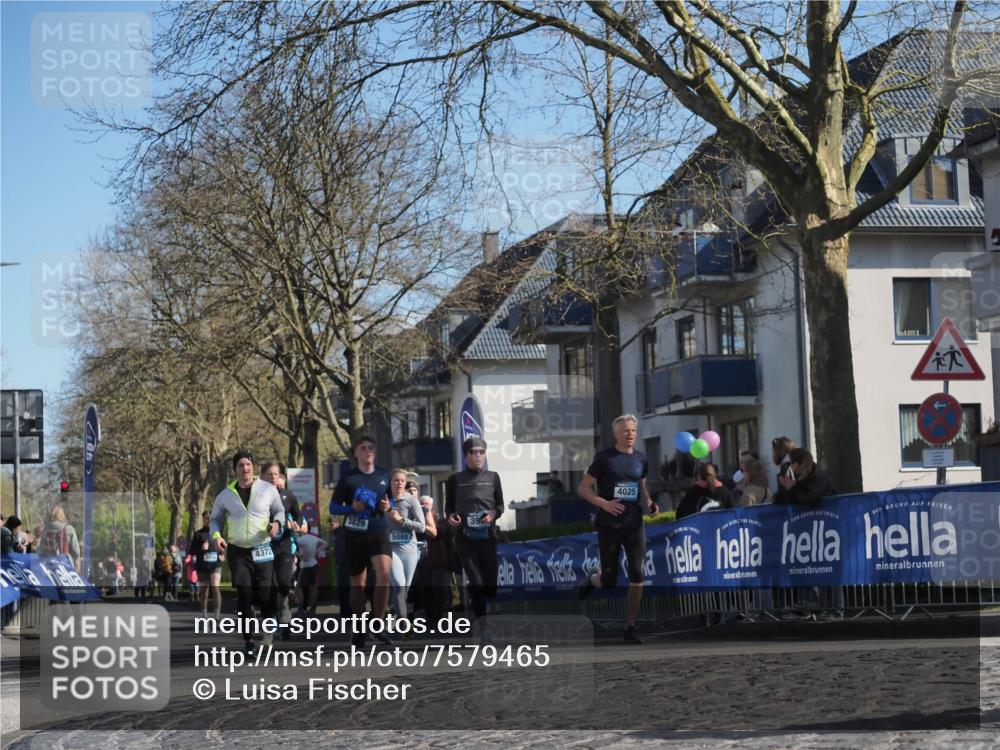 06.04.2025 - 44. Internationalen Wilhelmsburger Insellauf Luisa Fischer http://msf.ph/oto/7579465 06.04.2025 10:44:25 Ziel 4025, 4372, 3829, 5088 meine-sportfotos.de