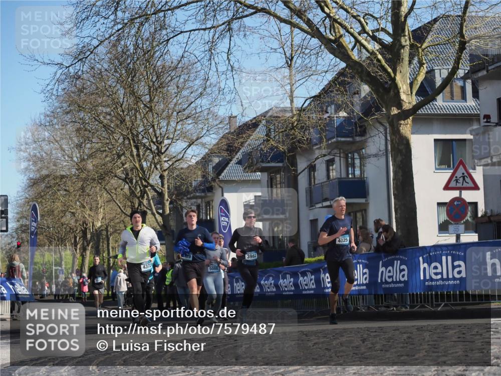 06.04.2025 - 44. Internationalen Wilhelmsburger Insellauf Luisa Fischer http://msf.ph/oto/7579487 06.04.2025 10:44:25 Ziel 4372, 29, 5088, 3982, 4025 meine-sportfotos.de