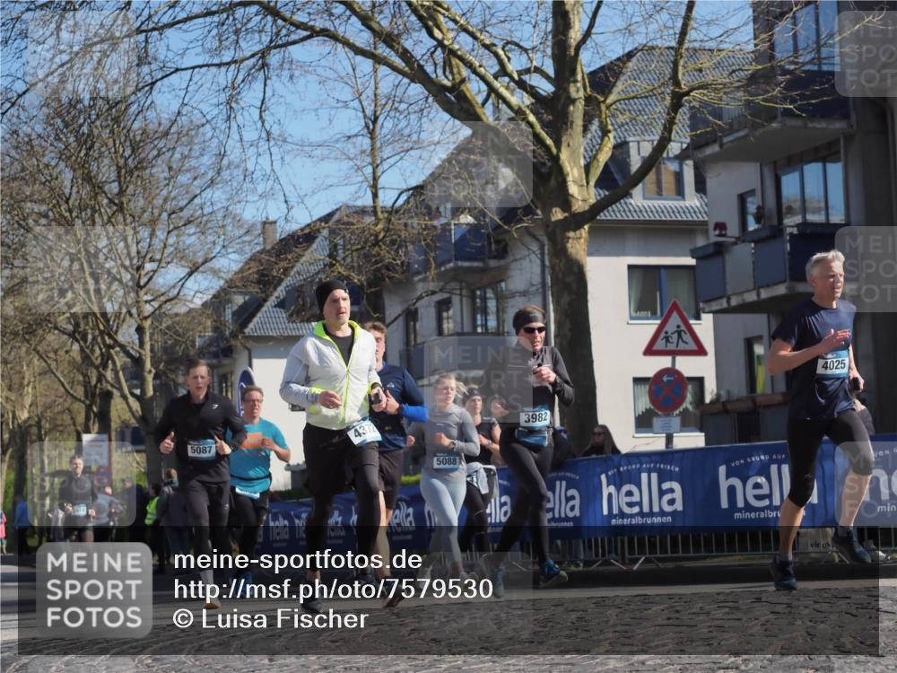 06.04.2025 - 44. Internationalen Wilhelmsburger Insellauf Luisa Fischer http://msf.ph/oto/7579530 06.04.2025 10:44:27 Ziel 5087, 4372, 3982, 4025, 5088 meine-sportfotos.de