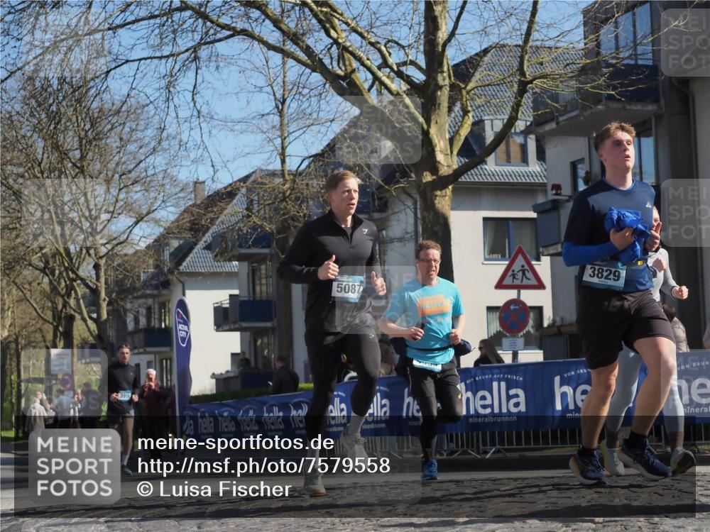 06.04.2025 - 44. Internationalen Wilhelmsburger Insellauf Luisa Fischer http://msf.ph/oto/7579558 06.04.2025 10:44:29 Ziel 7, 5087, 3829, 3916 meine-sportfotos.de