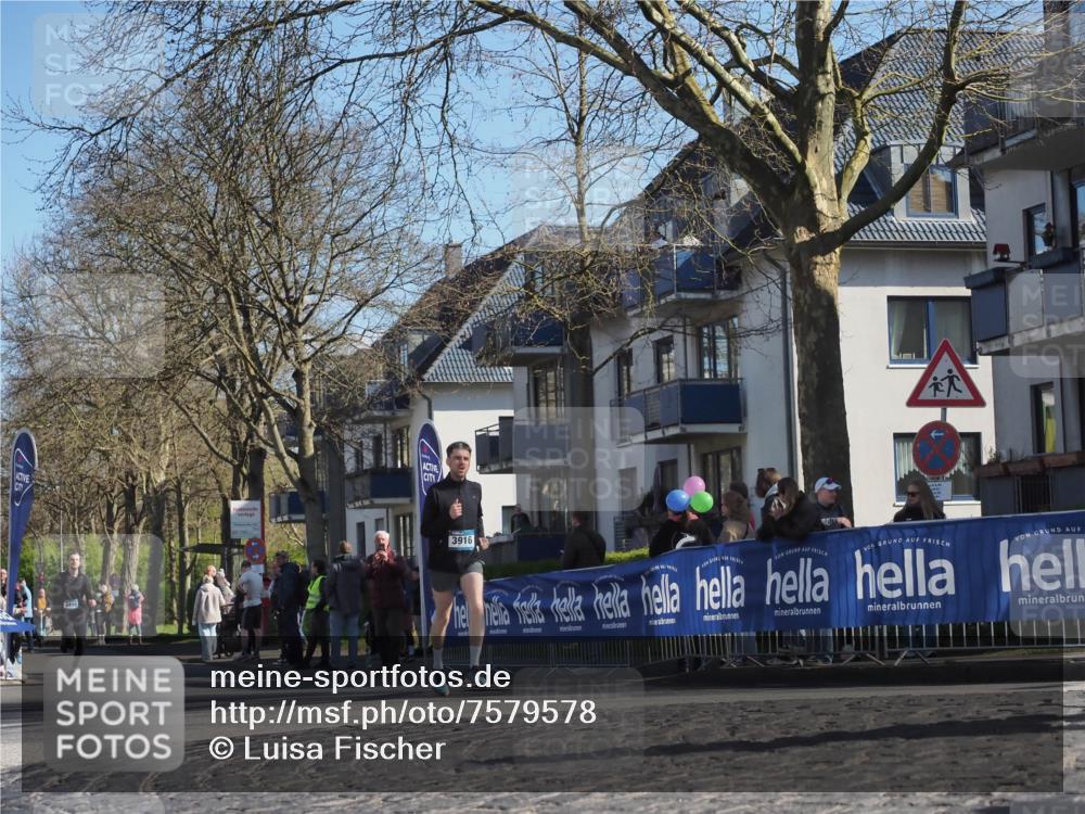 06.04.2025 - 44. Internationalen Wilhelmsburger Insellauf Luisa Fischer http://msf.ph/oto/7579578 06.04.2025 10:44:30 Ziel 3916 meine-sportfotos.de