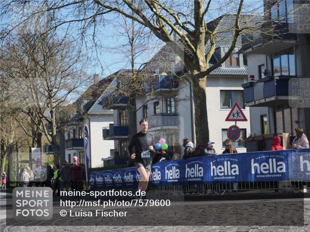 06.04.2025 - 44. Internationalen Wilhelmsburger Insellauf Luisa Fischer http://msf.ph/oto/7579600 06.04.2025 10:44:31 Ziel 3916 meine-sportfotos.de