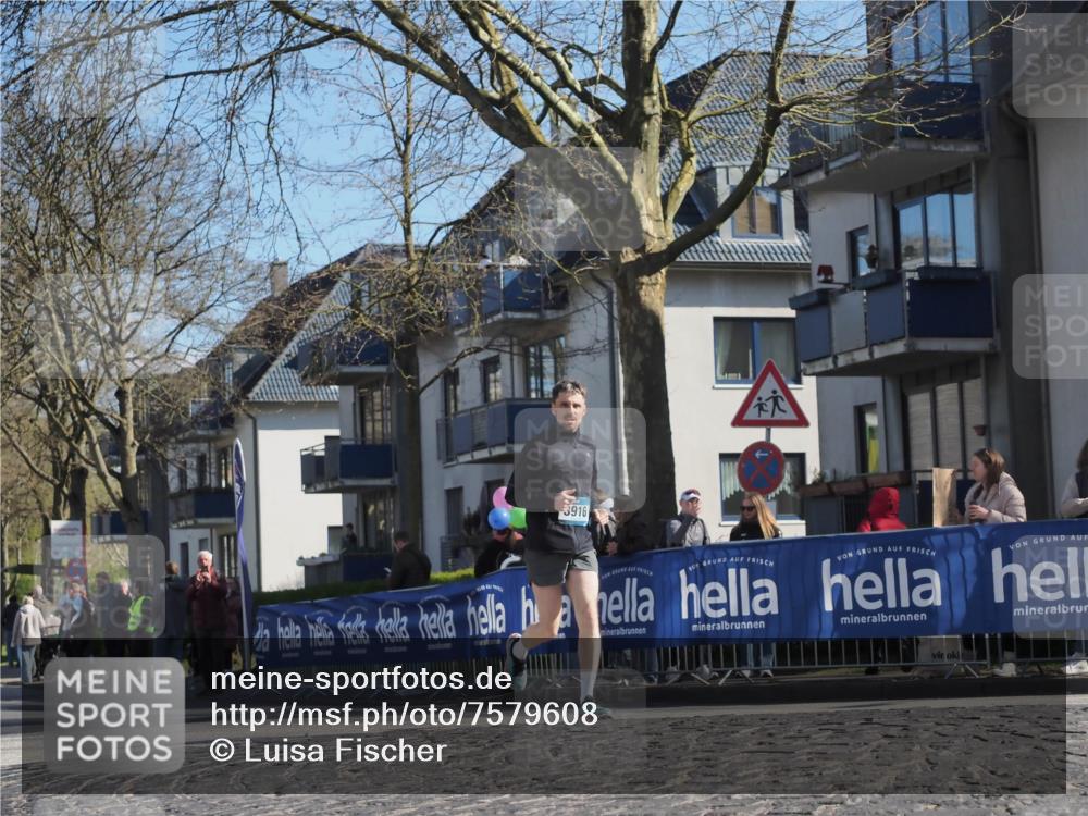 06.04.2025 - 44. Internationalen Wilhelmsburger Insellauf Luisa Fischer http://msf.ph/oto/7579608 06.04.2025 10:44:32 Ziel 3916 meine-sportfotos.de