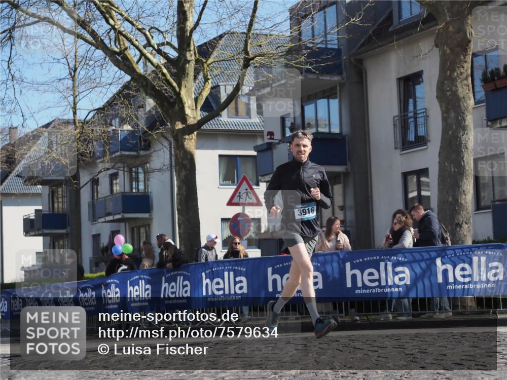 06.04.2025 - 44. Internationalen Wilhelmsburger Insellauf Luisa Fischer http://msf.ph/oto/7579634 06.04.2025 10:44:33 Ziel 3916 meine-sportfotos.de