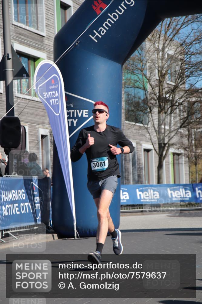 06.04.2025 - 44. Internationalen Wilhelmsburger Insellauf A. Gomolzig http://msf.ph/oto/7579637 06.04.2025 10:24:31 Ziel 3081, 3294 meine-sportfotos.de