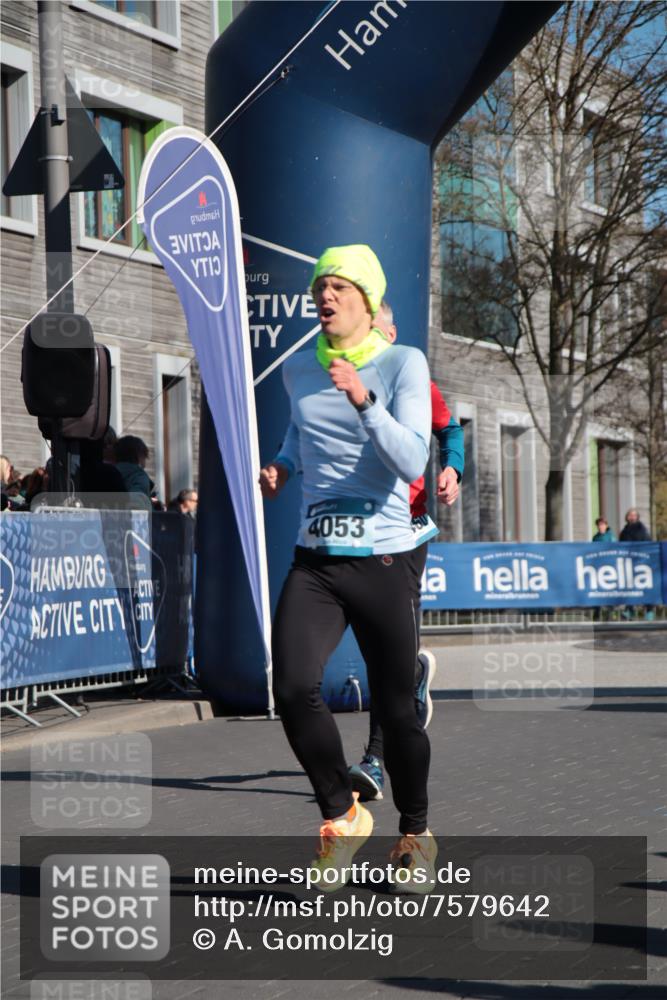 06.04.2025 - 44. Internationalen Wilhelmsburger Insellauf A. Gomolzig http://msf.ph/oto/7579642 06.04.2025 10:24:19 Ziel 3460, 4053 meine-sportfotos.de