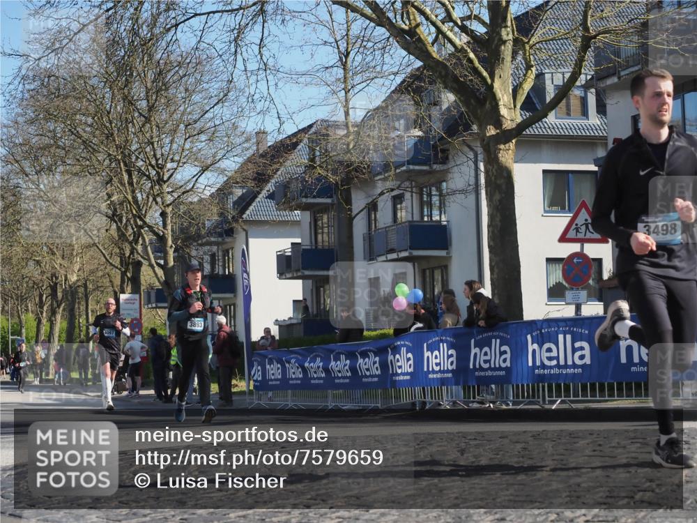 06.04.2025 - 44. Internationalen Wilhelmsburger Insellauf Luisa Fischer http://msf.ph/oto/7579659 06.04.2025 10:44:37 Ziel 4097, 3893, 3498 meine-sportfotos.de