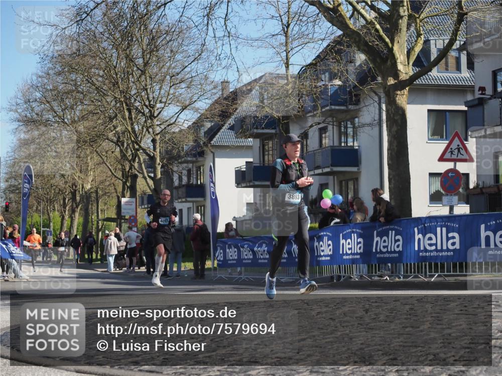 06.04.2025 - 44. Internationalen Wilhelmsburger Insellauf Luisa Fischer http://msf.ph/oto/7579694 06.04.2025 10:44:39 Ziel 4097, 3893 meine-sportfotos.de