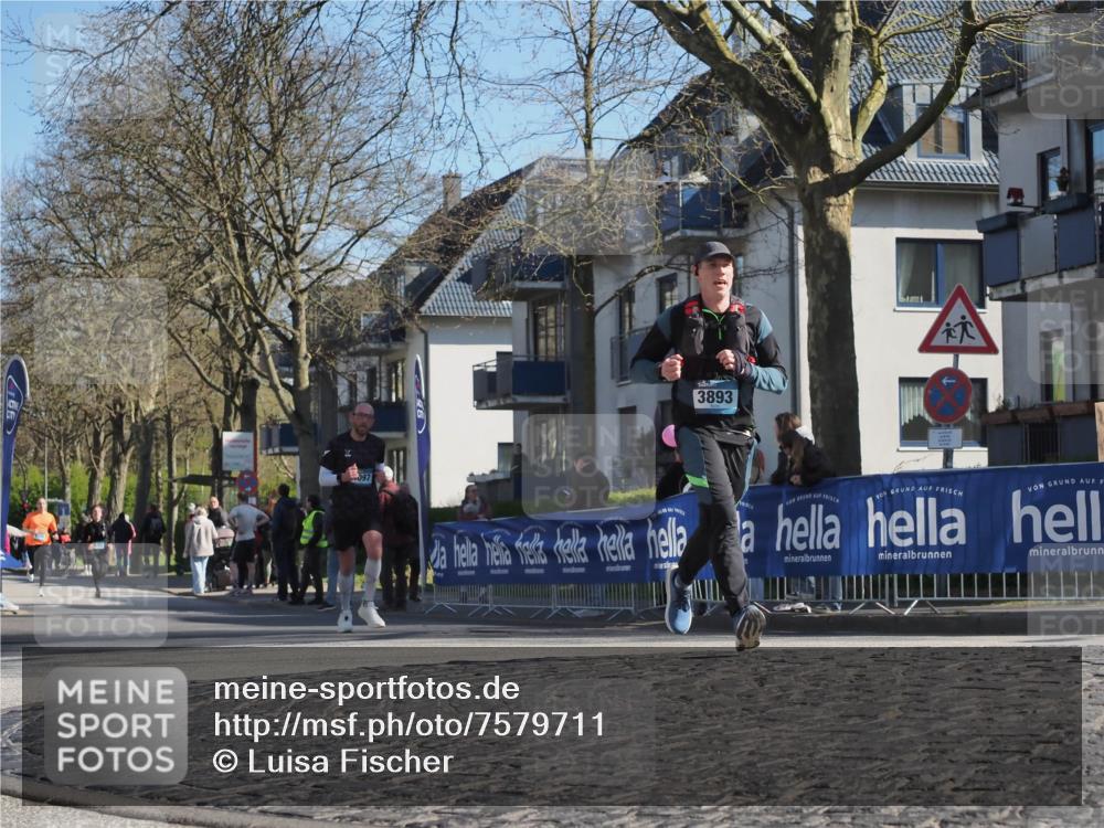 06.04.2025 - 44. Internationalen Wilhelmsburger Insellauf Luisa Fischer http://msf.ph/oto/7579711 06.04.2025 10:44:39 Ziel 097, 3893 meine-sportfotos.de