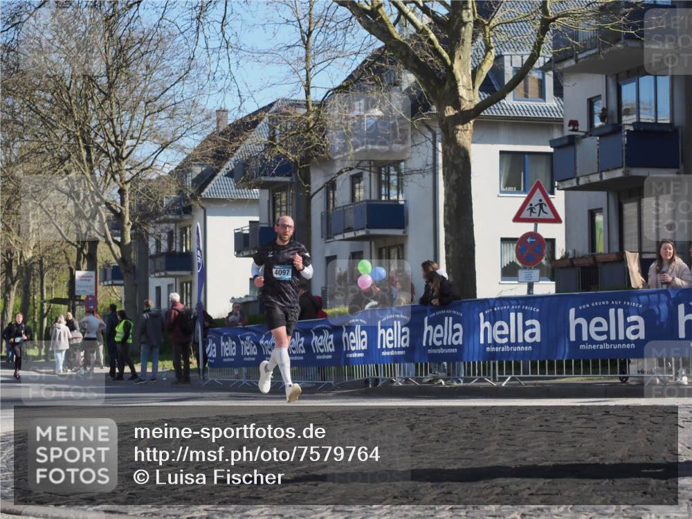 06.04.2025 - 44. Internationalen Wilhelmsburger Insellauf Luisa Fischer http://msf.ph/oto/7579764 06.04.2025 10:44:40 Ziel 4097 meine-sportfotos.de