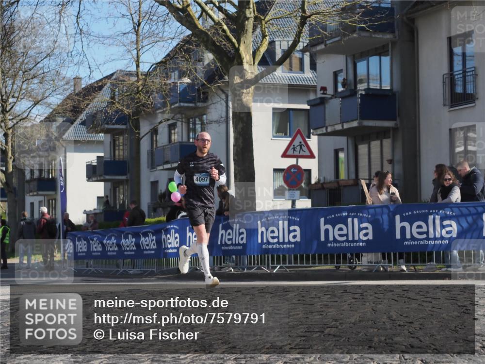 06.04.2025 - 44. Internationalen Wilhelmsburger Insellauf Luisa Fischer http://msf.ph/oto/7579791 06.04.2025 10:44:41 Ziel 4097 meine-sportfotos.de