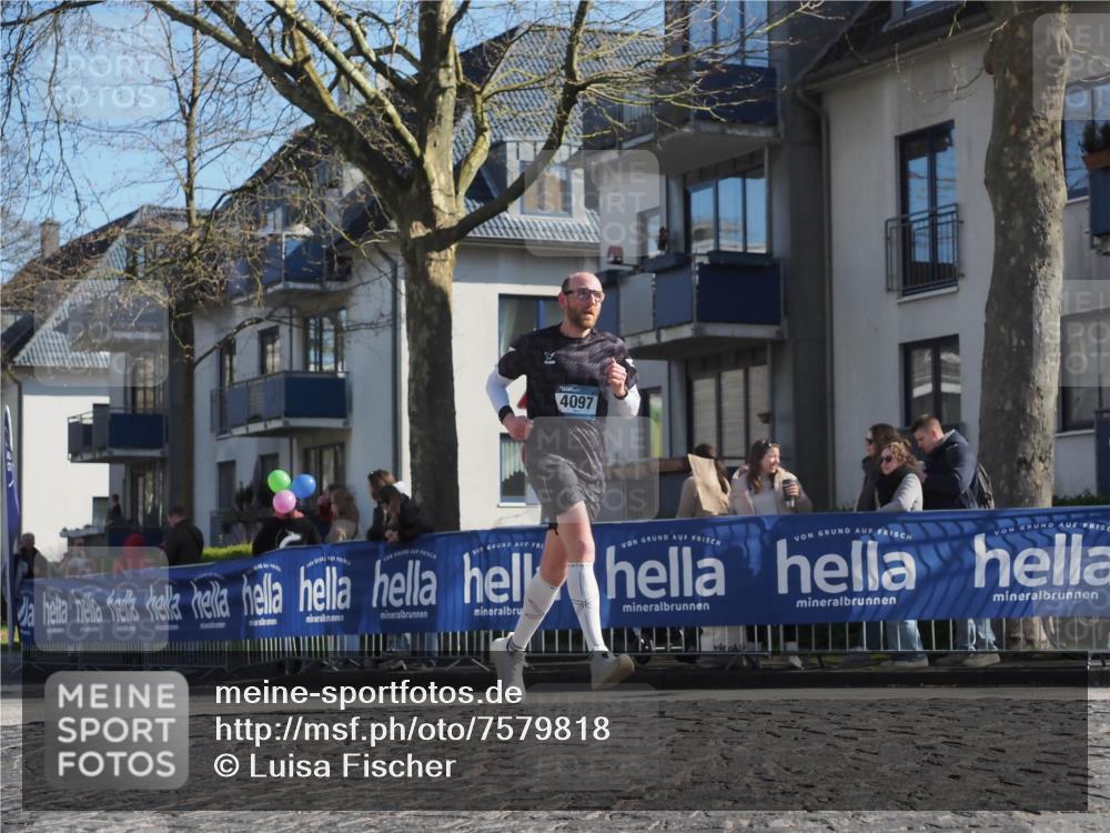 06.04.2025 - 44. Internationalen Wilhelmsburger Insellauf Luisa Fischer http://msf.ph/oto/7579818 06.04.2025 10:44:42 Ziel 4097 meine-sportfotos.de