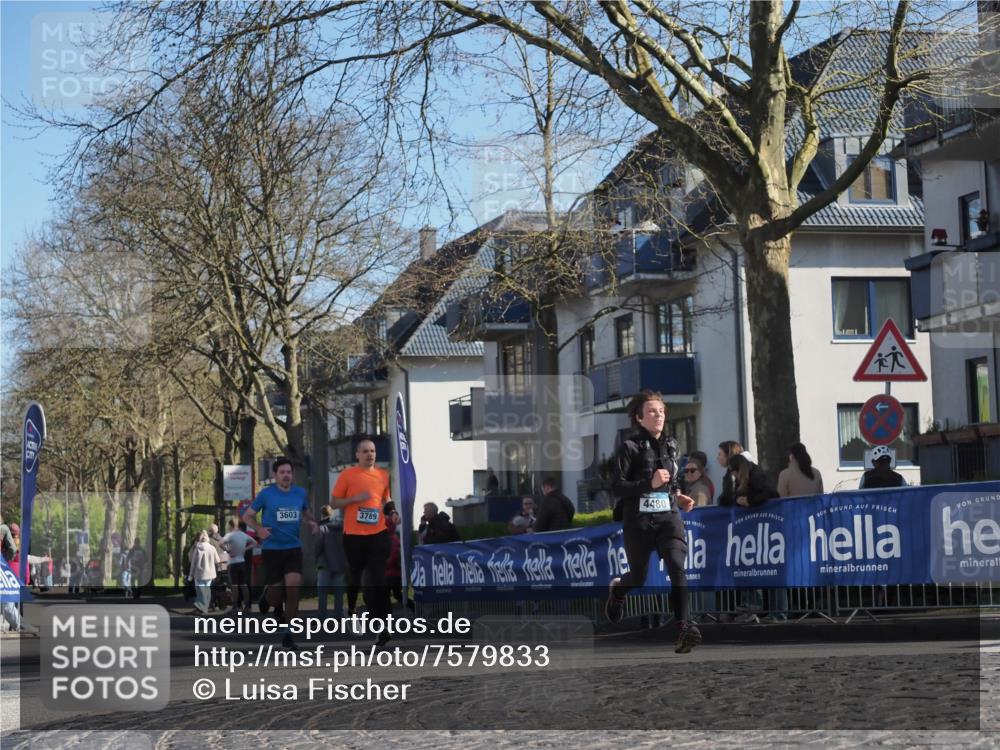 06.04.2025 - 44. Internationalen Wilhelmsburger Insellauf Luisa Fischer http://msf.ph/oto/7579833 06.04.2025 10:44:46 Ziel 3603, 3789, 4480 meine-sportfotos.de