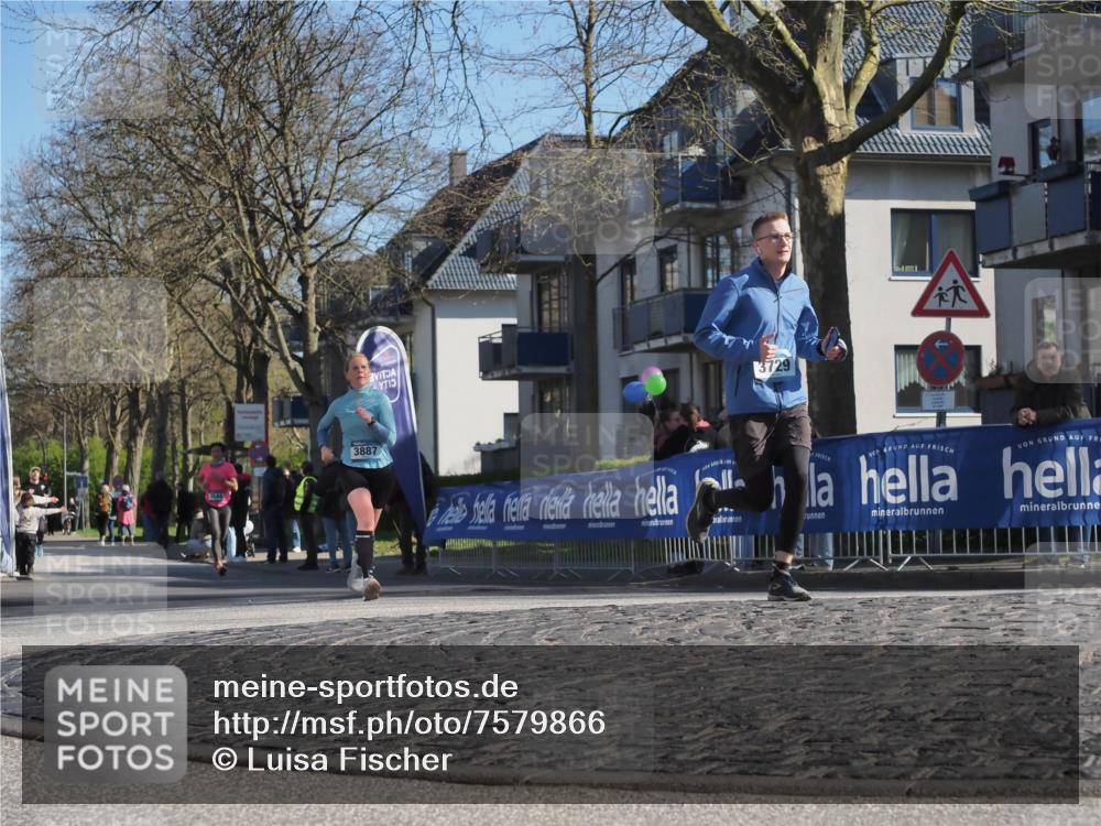 06.04.2025 - 44. Internationalen Wilhelmsburger Insellauf Luisa Fischer http://msf.ph/oto/7579866 06.04.2025 10:39:44 Ziel 3887, 3729 meine-sportfotos.de