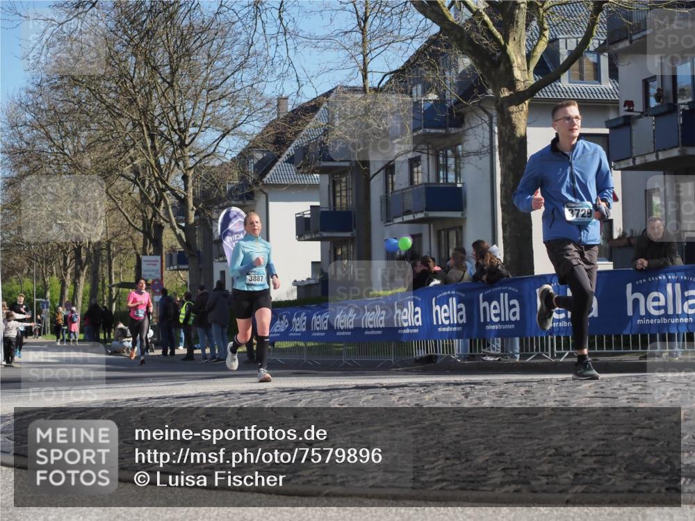 06.04.2025 - 44. Internationalen Wilhelmsburger Insellauf Luisa Fischer http://msf.ph/oto/7579896 06.04.2025 10:39:44 Ziel 3887, 3729 meine-sportfotos.de