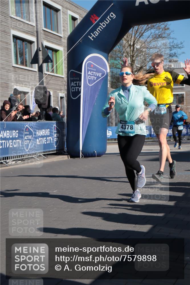 06.04.2025 - 44. Internationalen Wilhelmsburger Insellauf A. Gomolzig http://msf.ph/oto/7579898 06.04.2025 10:22:46 Ziel 3020, 3185, 3395, 4081, 4378 meine-sportfotos.de