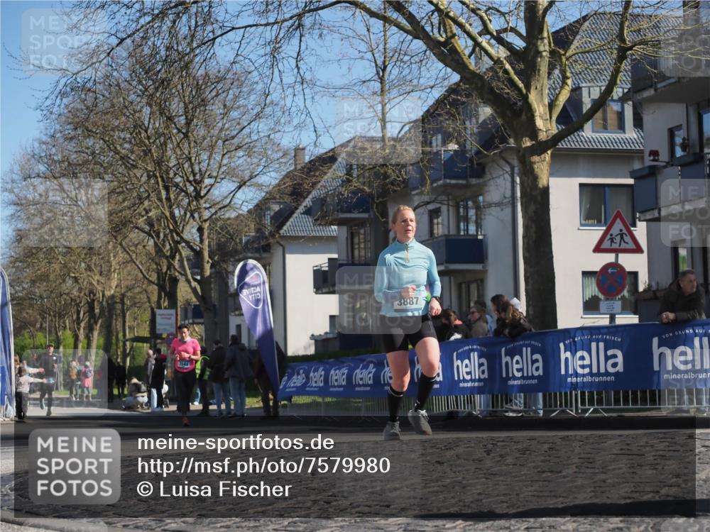 06.04.2025 - 44. Internationalen Wilhelmsburger Insellauf Luisa Fischer http://msf.ph/oto/7579980 06.04.2025 10:39:45 Ziel 3544, 3887 meine-sportfotos.de